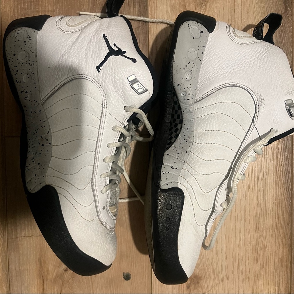 Nice Jordan Shoes size 8 Nike shoe air basketball retro 90s fit nba